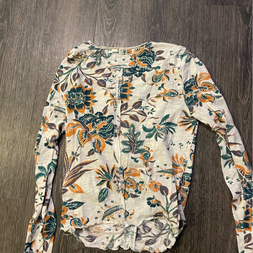 Free People floral long sleeve. Size Medium